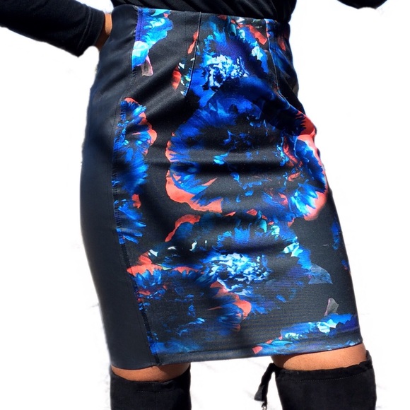 ZARA W&B Collec. Floral Faux Leather Pencil Skirt - Picture 1 of 8